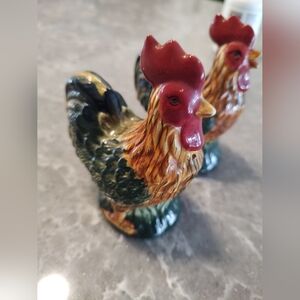 Rooster Salt and Pepper Shakers couple little chips
